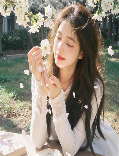 专业解读：《一霎一花》的情感表达与人性探索——艺术与技术的完美结合