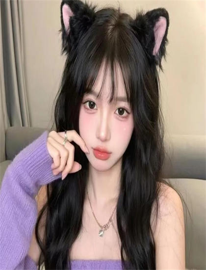 文化批评《十年后，我回村炸翻全场》：探索文化身份与自我认同的探索 认识艺术的文化教育功能